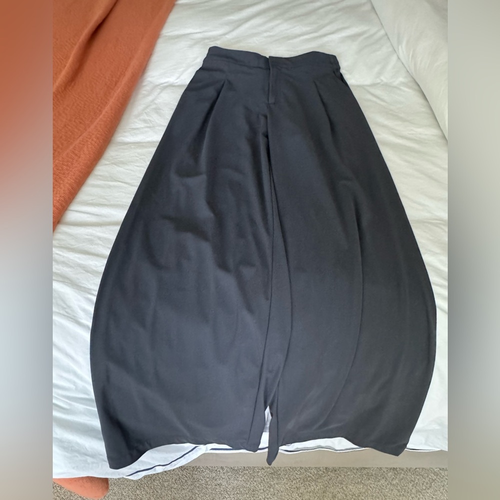 Athleta wide leg trousers in 6 tall